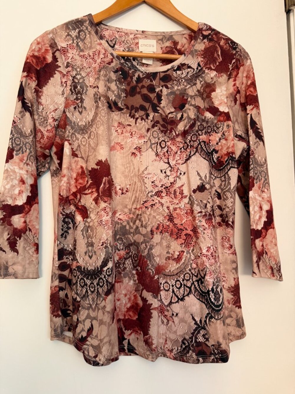 Chico's 3/4 Sleeve Knit Printed Tee Size O